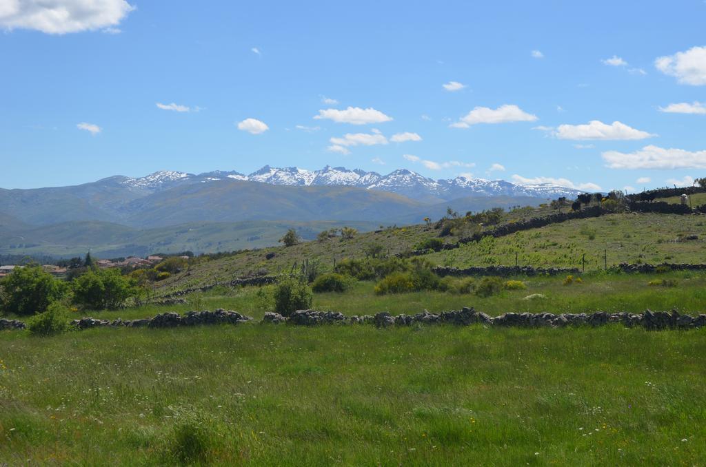 Hostal Refugio De Gredos Navarredonda de Gredos Exterior photo