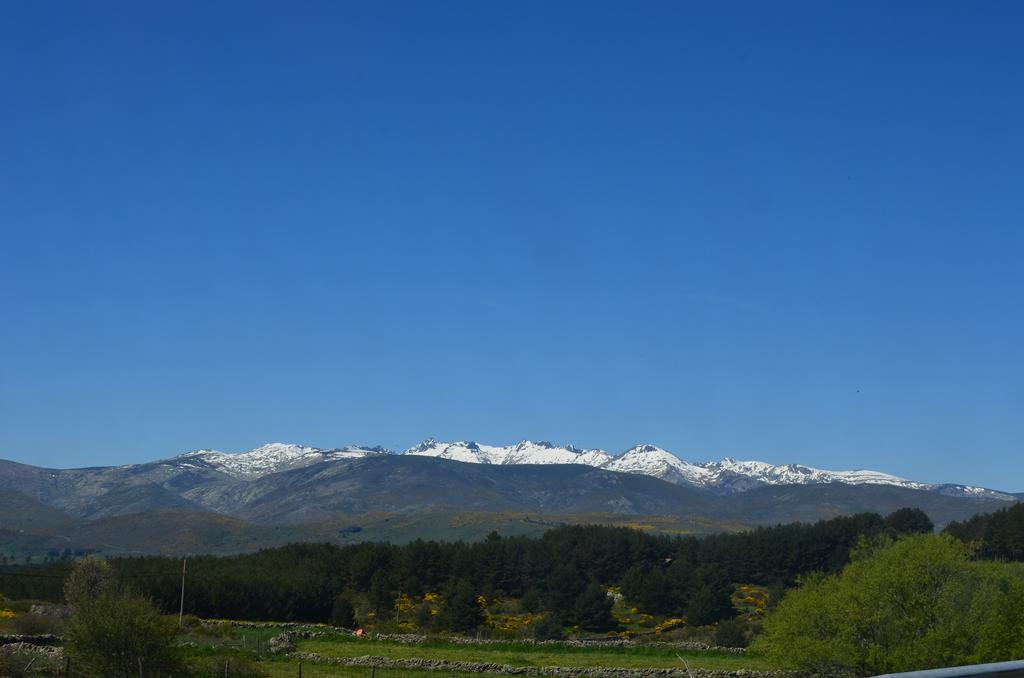 Hostal Refugio De Gredos Navarredonda de Gredos Exterior photo