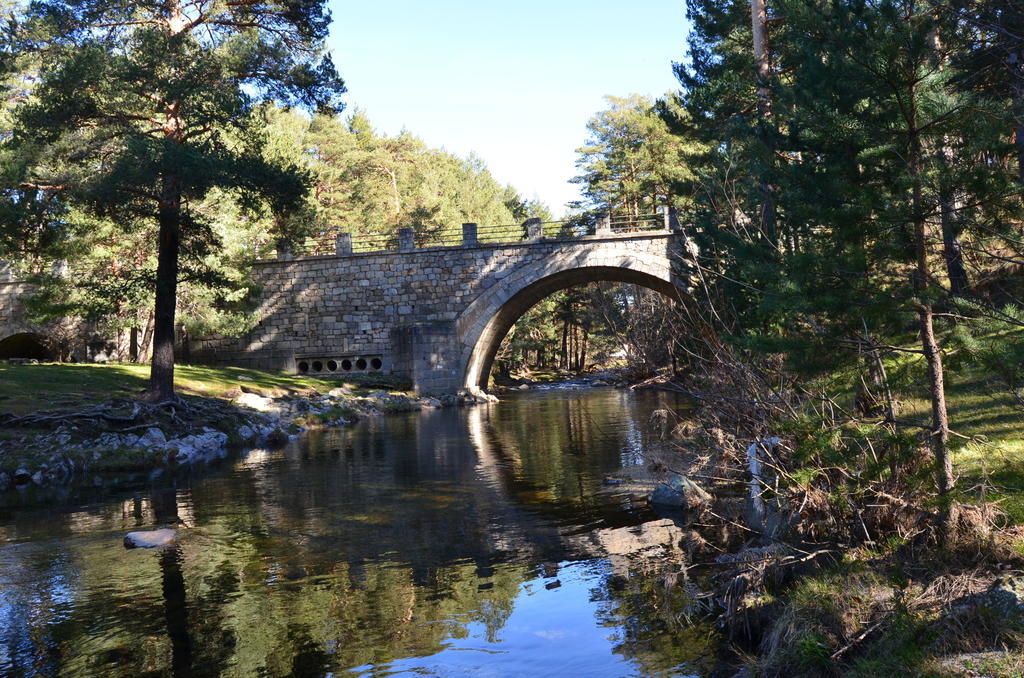 Hostal Refugio De Gredos Navarredonda de Gredos Exterior photo
